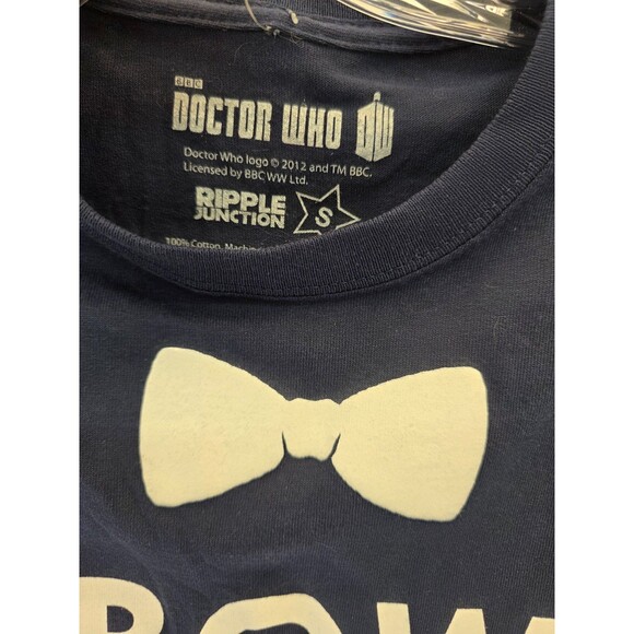 Doctor WHO Men's Large Graphic T-Shirt "Bow Ties are Cool" by Ripple Junction - Picture 2 of 7